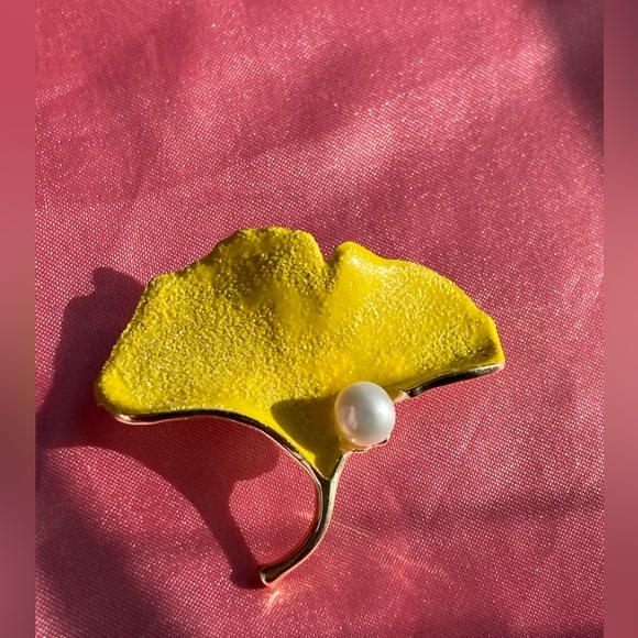 Genuine Freshwater Pearl Nature-Inspired Brooch Set - Picture 5 of 6